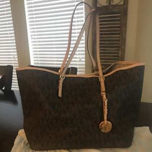 Michael Kors Jet Set Signature Travel Tote
